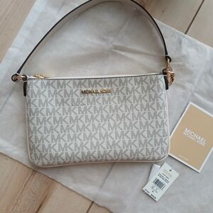 NWT ~ Michael Kors Jet Set Wristlet Bag In Cream! A True Beauty!